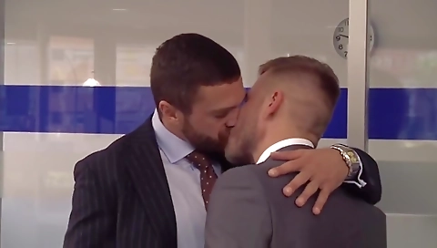 Married guy with her pussy