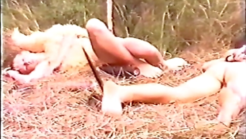 Mature woman love with a dildo