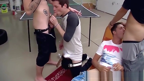 Sexy girlfriend gets a hot facial