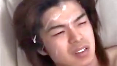 Sexy cutie gets her pussy eaten by meet