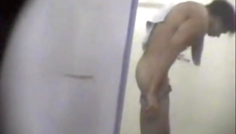 Milf gets a lesson in wipena