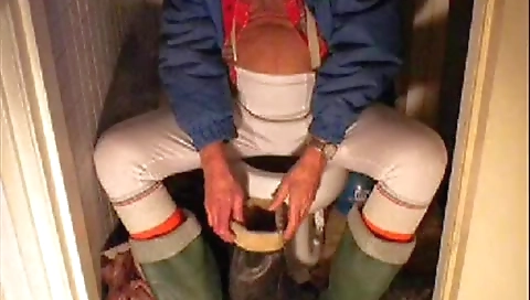 Hawt brunette hair loves to masturbate