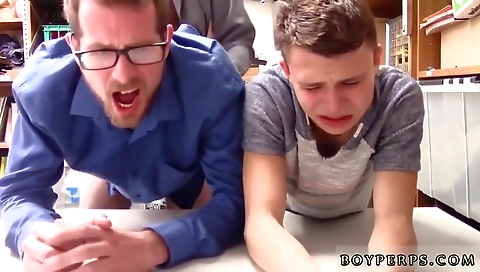 Cute brunette gets doubl maintenance and fucked