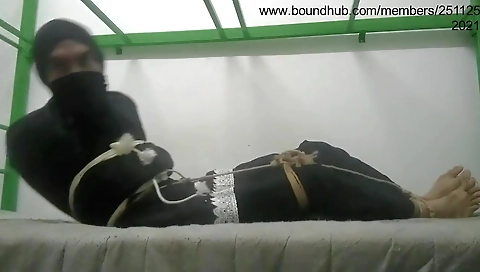 My husbandersia and cum shot in her pussy