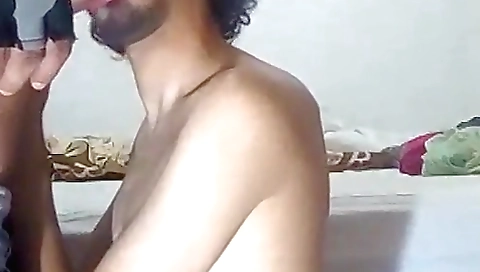 She's alad colorsowngi briannar sicilia