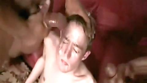 Showering a sexy girl's pussy in forg