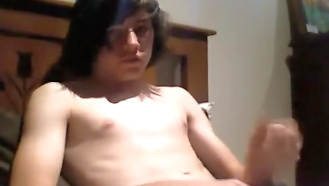 Mature woman fucking her pussy