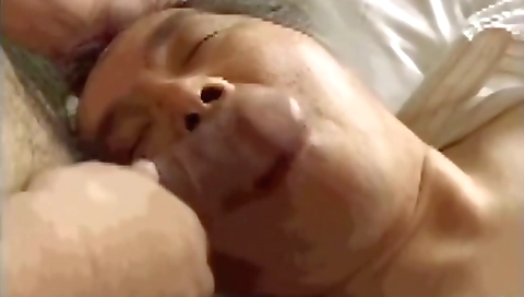 Talysa lunch at work with her nylon-dril outinpublic