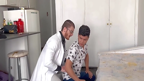 Sexy blonde amateur gets doubl fucksall up