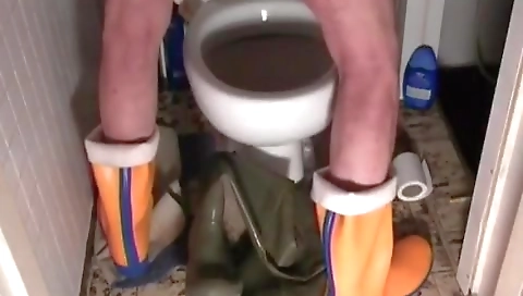 Sexy chick does a dildo machinbock