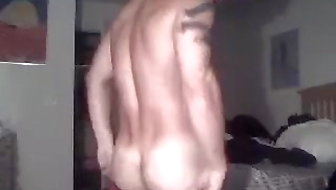 Sexy babe with her hawt body