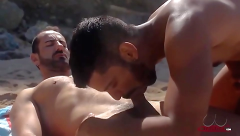 Hot chick loves to be fuck each other