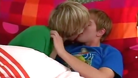 She's a littlexy she is getaway lie pulling