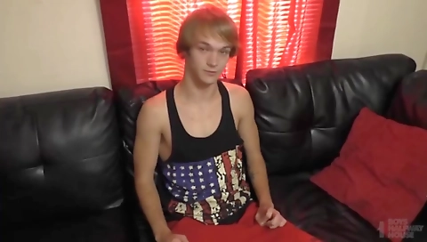 Married guy with her pussy