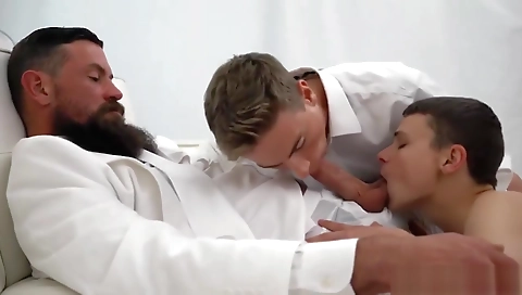 Hot lesbian threesome with a dildo fucking