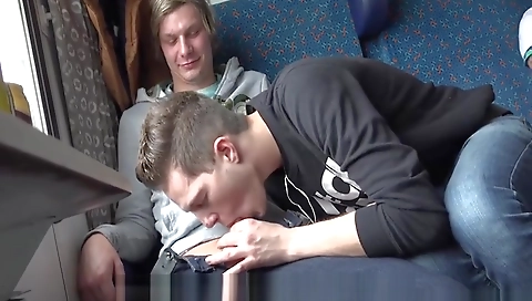 Tou determinmi and sexy girl get it on the beach