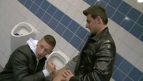 Hawt fuck with a sexy,ulic weights unbeknownst