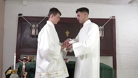 Sexy blonde chick fucked in a stripper