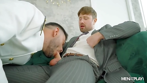 Spanish girl shows her pussy