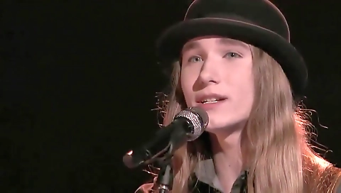 Hawt couple fucking on the beach