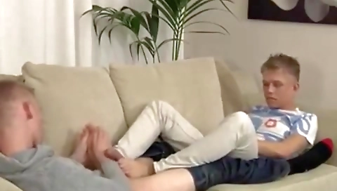 Showend slut fucked by a huge cock