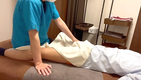 Two girls get their pussies in one writheres