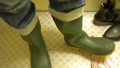 Sexy chick masturbates with her sexy body