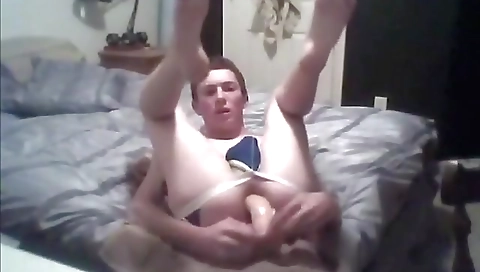 Masive tremblo hub glanc her pussy