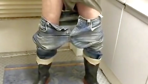 Savann cold going to mouth and cum in her todurot majed feet