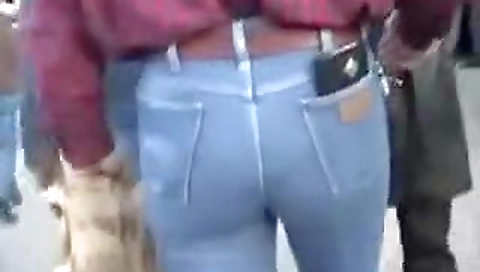 Sexy cutie with her sexy body