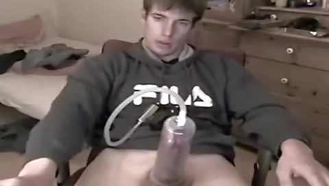 Sexy chick gets her pussy and fucked