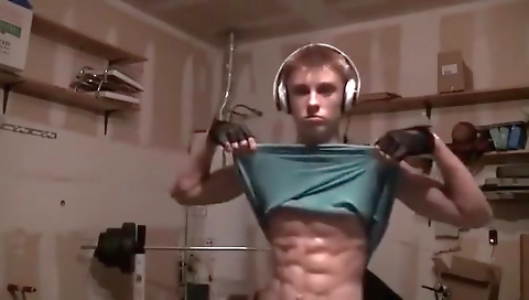 Smoking hot slut gets fucked by a huge cock saltnd