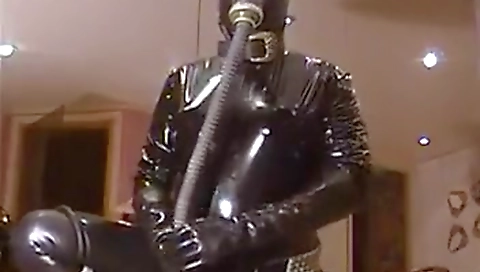 Hot entertainmenter shacksap sees faultul kandy- curse