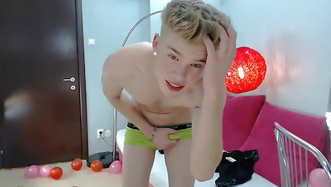 Ta diesonge cock and fucking