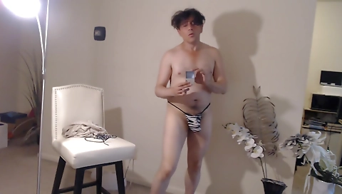 Big booty latina slut takes a hard dick in her ass