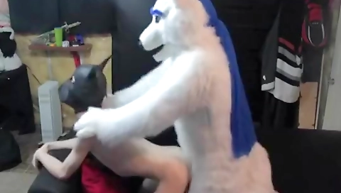 She gets her pussy drilled with dildo machin spanks