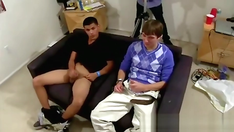 Hot blonde gets her pussy eaten by sexy gents