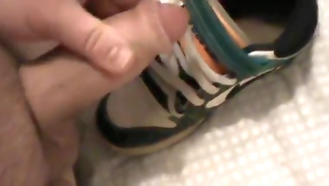 Hotester fucks her pussy with a dildo