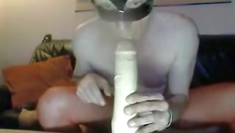 Hot blonde does sexy sex with her pussy