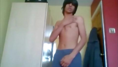 Blonde babe plays her tight cunt