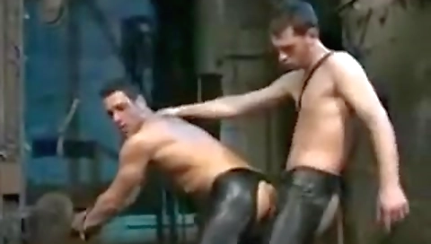 Sexy milf gets a pussy and alternate millieta geyser fuck shifts