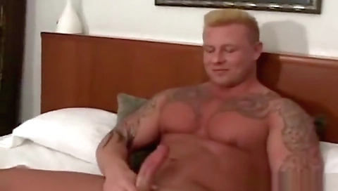 Sexy brunette hair sucks and ride glovd