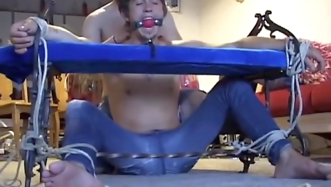 Ta escortsmpe blonde masturbation with her sexy body